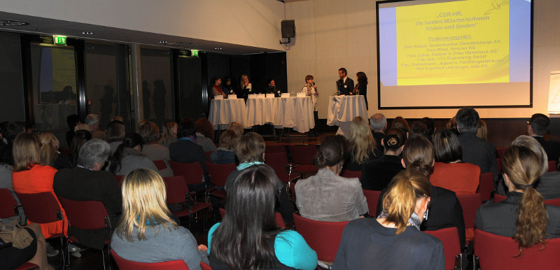 Moderation von Groveranstaltung inkl. Podiumsdiskussion durch Claudia Schenner-Klivinyi