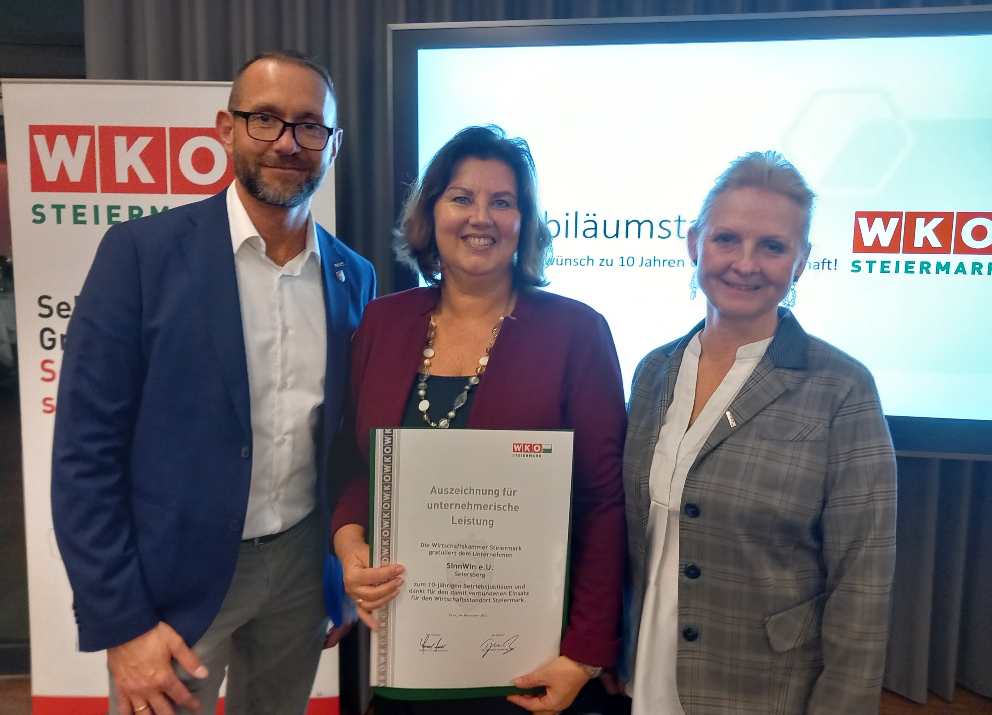 Wirtschaftskammerehrung für SinnWin Mag.a Claudia Schenner-Klivinyi für 10 Jahre SinnWin, 11.2022